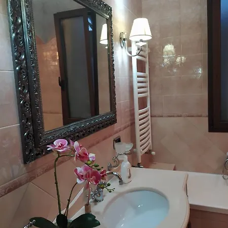 La Casa Nel Borgo דירה אקאיה